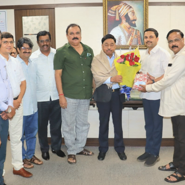 खा.नारायण राणे यांची सिंधुदुर्ग जिल्हा बँक प्रधान कार्यालयास सदिच्छा भेट