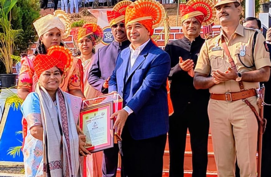 अभिनेत्री अक्षता कांबळी पुण्य श्लोक अहिल्यादेवी होळकर पुरस्कारने सन्मानित