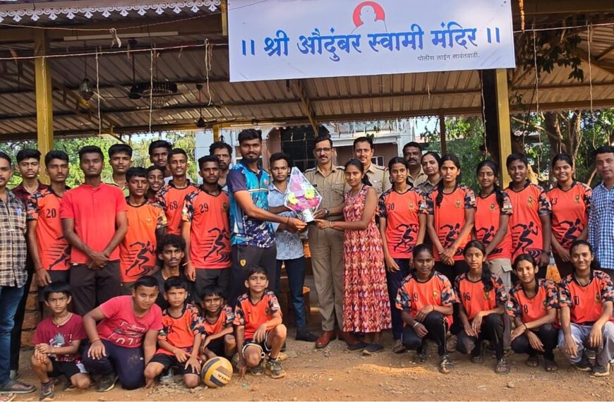स्वराज्य अकॅडमीच्या विद्यार्थ्यांचे औदुंबर स्वामी मंदिरासाठी श्रमदान..
