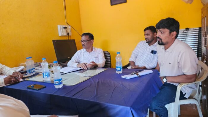 पावसाळी नियोजनासाठी नितीन राऊळ यांची महावितरण अधिकाऱ्यांसोबत चर्चा