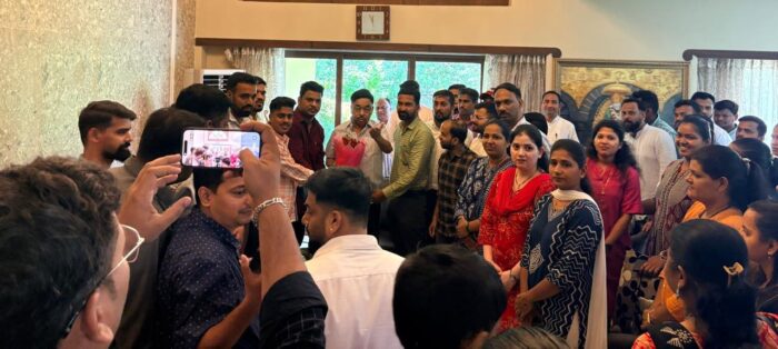 सिंधुदुर्ग बँकेतील तात्पुरत्या कर्मचाऱ्यांना कायम सेवेत सामावून घ्या
