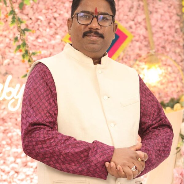 “वरवडेच्या मातीतून गुजरातच्या उद्योगविश्वापर्यंत… अचित कदम यांचा प्रेरणादायी प्रवास”