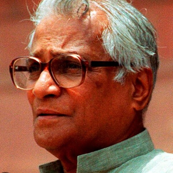 मुंबई येथे कामगार नेते जॉर्ज फर्नांडिस चौक नामफलकाचे ३ जून रोजी अनावरण