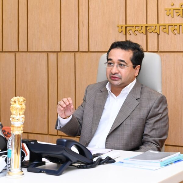 ऑनलाइन फसवणूक, जुगार व अवैध सायबर कृत्यांविरोधात कठोर कारवाईचे पालकमंत्री नितेश राणे यांचे निर्देश