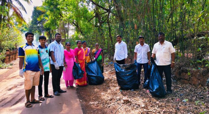 स्वच्छ गाव, सुरक्षित हवामान अभियानांतर्गत बेळणे खुर्दमध्ये स्वच्छता मोहीम…!