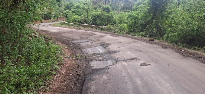 रास्ता रोको आंदोलनाची दखल; बांधकाम सभापती रणजीत तावडे यांनी स्वखर्चाने&hellip;