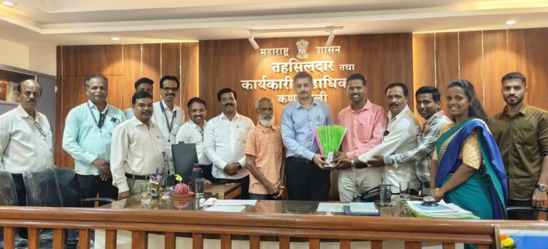 तहसीलदार दीक्षांत देशपांडे यांचे कणकवली पत्रकारांच्या वतीने वाढदिवस अभिष्टचिंतन
