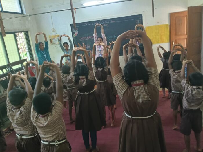 मडुरा येथील व्ही. एन. नाबर शाळेत जागतिक योग दिन उत्साहात&hellip;
