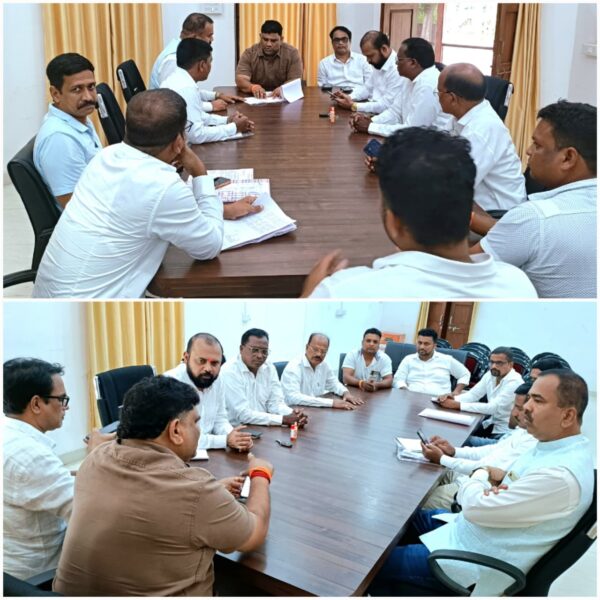 सावंतवाडी विधानसभा मतदारसंघातील प्रमुख पदाधिकाऱ्यांची जिल्हाप्रमुख वैभव नाईक यांच्या उपस्थितीत&hellip;