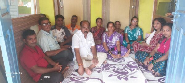 तिर्लोट ग्रामपंचायतीतील कथित गैरव्यवहारप्रकरणी ग्रामस्थांचे पंचायत समितीसमोर बेमुदत उपोषण सुरू