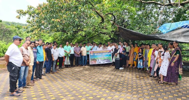 सावडाव धबधब्याच्या निसर्गरम्य वातावरणात पत्रकार कुटुंबियांचा आनंद द्विगुणीत