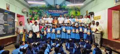 रवींद्र चव्हाण यांच्या माध्यमातून बांदा शाळांमध्ये शैक्षणिक साहित्याचे वितरण