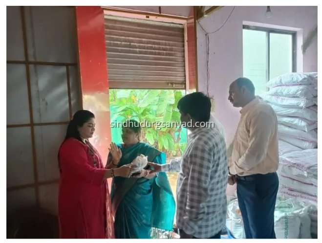 जेव्हा महिला बालविकास सभापती अंगणवाडी धान्य गोडाऊनला सरप्राईज व्हिजिट करतात….