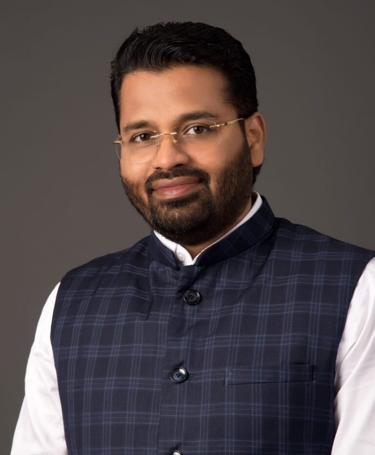 विशाल परब मित्रमंडळ व वेताळ प्रतिष्ठानतर्फे १४ ऑगस्टला शालेय देशभक्तीपर समूहगीत गायन स्पर्धा