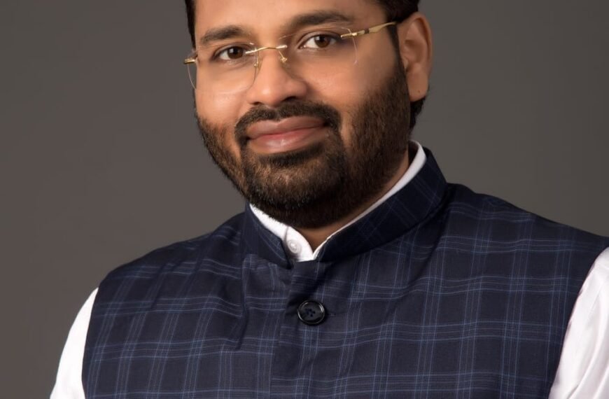 विशाल परब मित्रमंडळ व वेताळ प्रतिष्ठानतर्फे १४ ऑगस्टला शालेय देशभक्तीपर समूहगीत गायन स्पर्धा