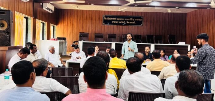 वैभववाडी तालुक्यातील एस.टी. बससेवेच्या समस्यांवर सकारात्मक चर्चा