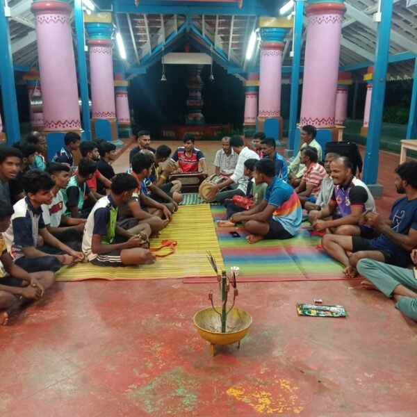 पाडलोस रवळनाथ मंदिरात श्रावण भक्तिमय वातावरणात