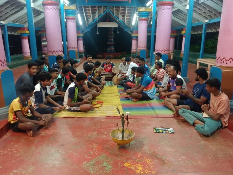 पाडलोस रवळनाथ मंदिरात श्रावण भक्तिमय वातावरणात