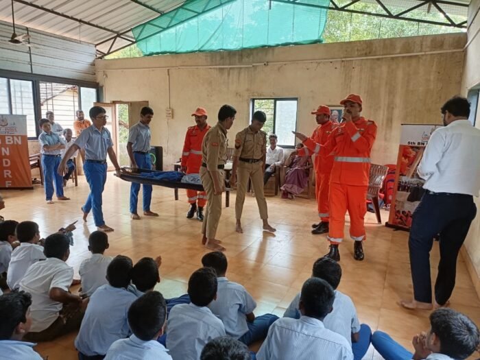 नाथ पै ज्ञान प्रबोधिनी करूळ प्रशालेत NDRFचे आपत्ती व्यवस्थापन व&hellip;