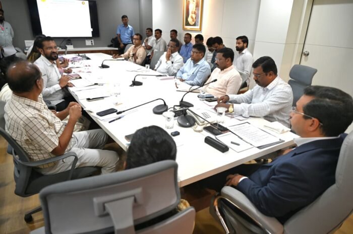 हळवल रेल्वे उड्डाणपुलाच्या जोडरस्त्यांचा सुधारित भूसंपादन प्रस्ताव सोमवारी सादर करा:&hellip;