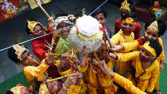 बांदा निमजगा अंगणवाडीत चिमुकल्यांची गोकुळाष्टमी उत्साहात