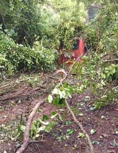 अरुणा धरणाजवळ एसटी बस २०० फूट दरीत कोसळली