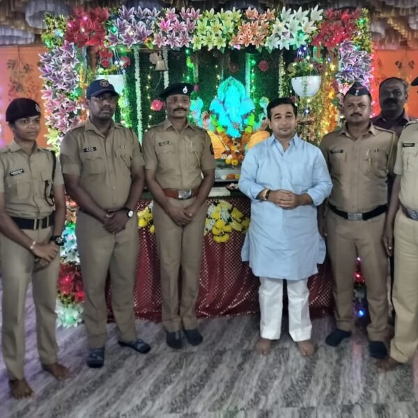 पालकमंत्री नितेश राणेंकडून वैभववाडीतील विविध गणेशोत्सव मंडळांना भेटी
