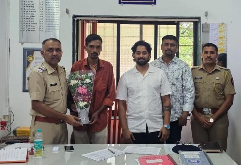 रस्त्यात मिळालेले पाकीट तेलंगणातील चालकाला परत….