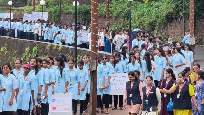 भोसले फार्मसी कॉलेजतर्फे सावंतवाडीत जनजागृती रॅली