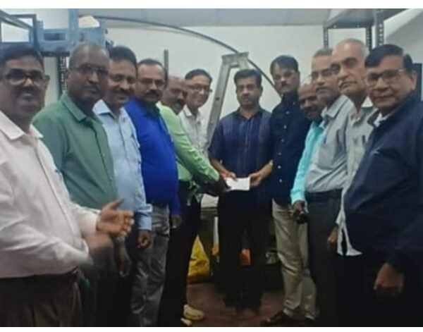 संजीव निपाणीकर यांच्या आर्थिक मदतीला सरसावले चर्मकार बांधव