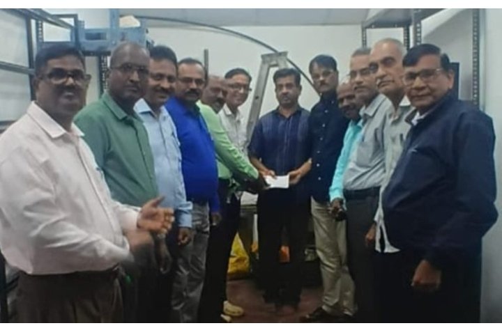 संजीव निपाणीकर यांच्या आर्थिक मदतीला सरसावले चर्मकार बांधव