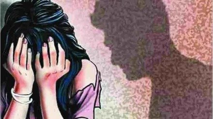 धमकी देऊन विवाहित महिलेवर अत्याचार; चौघांवर सामूहिक बलात्काराचा गुन्हा