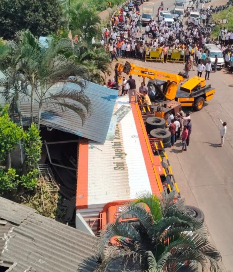 बाळूमामांचे दर्शन घेऊन परतताना काळाचा घाला; निढोरी येथे कंटेनरखाली दुचाकी चिरडल्याने दोघे ठार