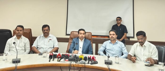 पंचनामे सरसकट, मदतही सरसकट मिळणार !