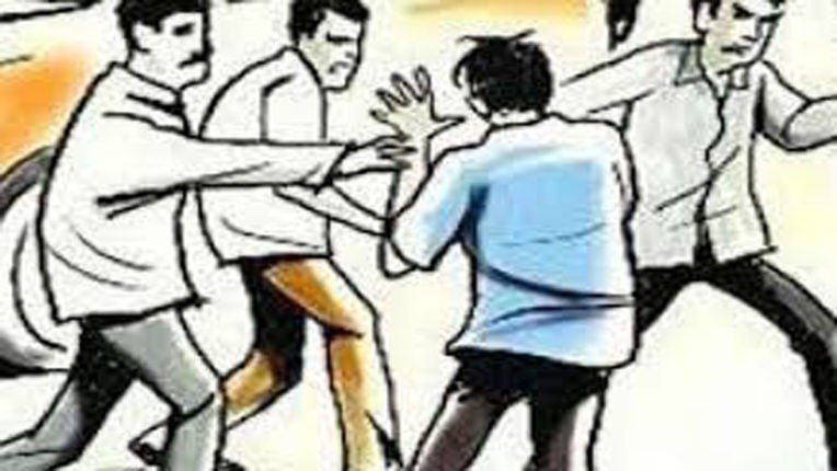 कणकवलीत संस्था पदाधिकारी आणि माजी कर्मचाऱ्यात वाद ; कॉलेज आवारातच&hellip;